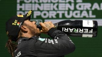 Lawan Rasisme, Lewis Hamilton Raih Laureus Award