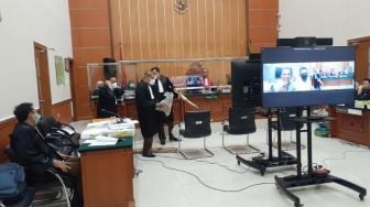 Sidang Lanjutan John Kei, JPU Tunjukan Golok untuk Habisi Korban