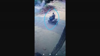 Terekam CCTV, Pencari Rumput Kembali Jadi Korban Curanmor