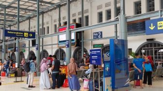 Jumlah Penumpang KA dari Stasiun Senen Capai 15.800 Orang