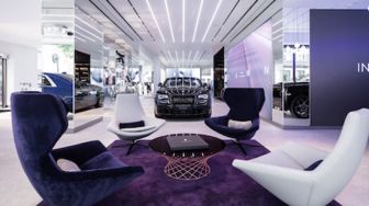 Best 5 Oto: Rolls-Royce Ubah Status, Jason Statham Amankan Truk Duit