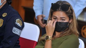 Bule yang Lukis Masker Wajah di Bali Dideportasi