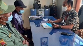 Bukan Karyawan, Sekelompok Orang Ini Minta THR Lebaran ke Pemilik Toko