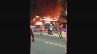 Kompor Nyala Ditinggal Tarawih, Rumah Makan di Jalur Cinta Ludes Terbakar