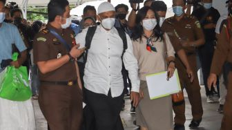 Mark Sungkar Bantah Istrinya Tak Akur dengan Fanny Bauty