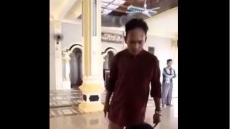Sosok Nawir, Pemuda yang Tarik Paksa Masker Jemaah di Masjid Bekasi