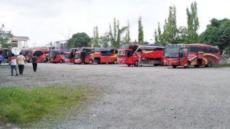 Jeritan Sopir di Tengah Larangan Mudik: Berutang dan Jual Barang di Rumah