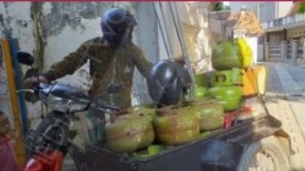 Difabel Jual Gas Keliling, Demi Anaknya Bisa Masuk ke Pesantren