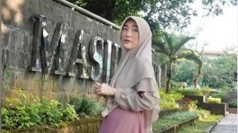 Beda Agama, Ibunda Larissa Chou Menangis Anaknya Cerai dengan Anak Ustadz