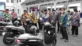 Alhamdulillah, Ketua MUI Desa di Ciamis Dapat Hibah Sepeda Motor