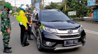 Cegah Mudik, 129 Kendaraan Diputar Balik di Jalur Puncak Bogor