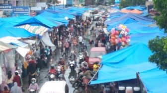 Pengunjung Pasar Raya Padang Membludak, Kadis Perdagangan Bilang Begini