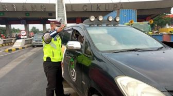 Hingga Siang, 1.070 Kendaraan Diputar Balik di Dua Gerbang Tol Jakarta