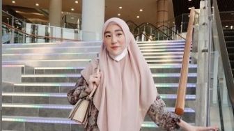 Selingkuhi Larissa Chou, Anak Ustadz Arifin Ilham Tidur dengan Perempuan Lain