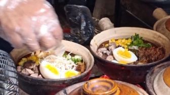 Kuliner Hits di Tegal, Bubur Bakar dengan Aneka Toping