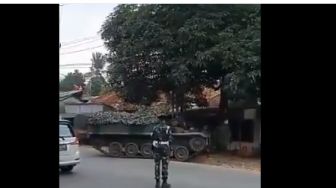 Viral! Video Tank TNI Turun ke Jalan, Publik: Buat Takut-takuti Pemudik?
