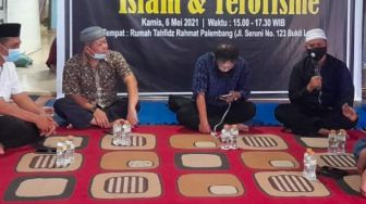 Munarman Ditangkap, Isu Terorisme Kerap Dilekatkan dengan Agama Islam