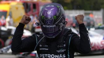 Asapi Verstappen, Lewis Hamilton Juarai F1 GP Spanyol