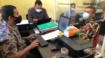 Oknum Ngaku Anggota Polda Banten dan Ancam Tembak Pemotor di SPBU Dibekuk