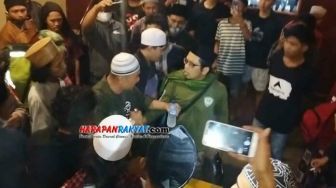 UAS Pimpin Ratusan Santri Geruduk Kafe yang Jual Miras di Bulan Ramadhan