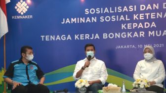 Bersama Menaker, BPJamsostek Serahkan Beasiswa pada Anak Ahli Waris Peserta