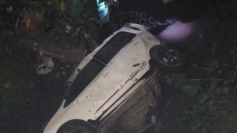 Mobil Ayla Terjun ke Jurang 7 Meter di Natar karena Senggolan, Sopir Tewas