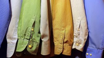 6 Tips Memilih Baju Muslim Pria, Tetap Modis dengan Busana Koko Minimalis