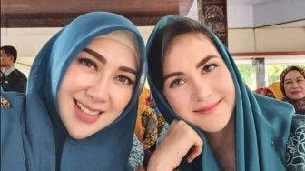 Suami Ditangkap KPK, Ini 7 Gaya Yuni Sophia Istri Bupati Nganjuk Sama Artis