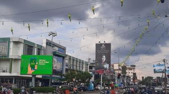 Sambut Lebaran, Pangeran Sri Negara Kesultanan Pontianak Pasang Ketupat