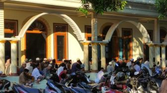 Warga Muslim Desa Suger Kidul Jember Salat Idulfitri Hari Ini