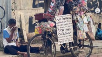 Sepi Pembeli Jelang Lebaran, Tulisan Tangan Penjual di Sepeda Bikin Haru