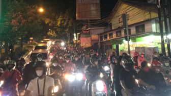 Ngeri! Malam Takbir Jalan di Bogor Macet Parah