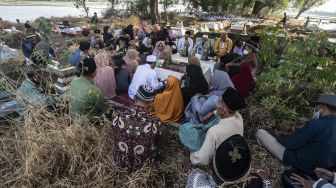 Tata Cara dan Doa Ziarah Kubur Pendek Sesuai Ajaran Islam