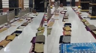 Viral Emak-emak Kapling Masjid Demi Salat Idul Fitri, 'Investasi Akhirat'