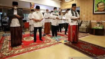 Tata Cara Sholat Idul Adha 1442 H/2021 yang Dilaksanakan di Rumah