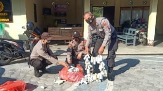 Mau Ledakkan Ratusan Petasan, 15 Pemuda di Blitar Diangkut Polisi