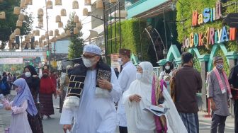 FOTO: Salat Id di Masjid Jogokariyan Terapkan Protokol Kesehatan Ketat