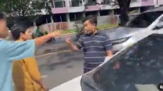 Viral Pemobil Aniaya Relawan Sembako 'Rumah Makan Gratis', Ustaz Didorong-dorong