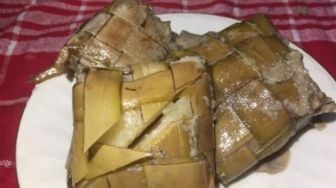 Bisa Digoreng, Lezatnya Ketupat Lemak Makanan Khas Lebaran di Kubu Raya