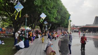 Hari Kedua Lebaran, Masih Banyak Pengunjung TMII Abai Prokes