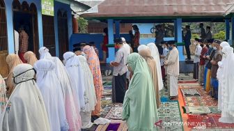 Berbeda Sehari, Hari Ini Penganut Islam Aboge di Banyumas Gelar Salat Id