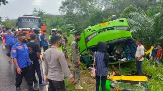 Bus Penumpang Terbalik di Jalintim Mesuji, Sopir Dilarikan di Rumah Sakit