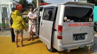 Ambulans Dipakai Jalan-Jalan dan Terjaring di Pos Penyekatan Cikarang Barat