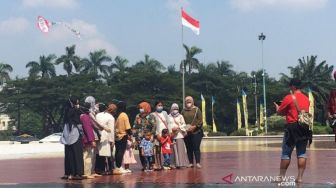 Jadi Hiburan Alternatif Lebaran, Warga Padati Taman Mini Indonesia Indah