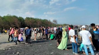 Pantai Selatan Cianjur Ditutup karena Pengunjung Membludak