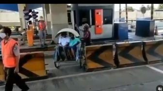 Viral Becak Masuk Jalan Tol, Warganet: GPS nya Error