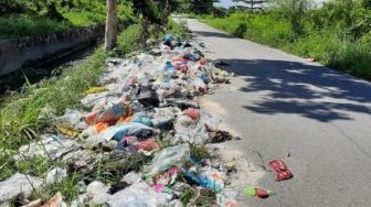 Sudah Diwanti-wanti, Sampah Tetap Saja Menumpuk Pasca- Lebaran di Pekanbaru