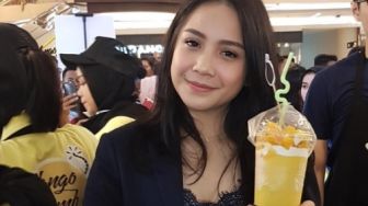 Nagita Slavina hingga Sarwendah, 6 Artis Ini Ternyata Doyan Mampir Jajan di Pinggir Jalan