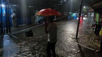 Diguyur Hujan Sejak Semalam, Sejumlah Wilayah di Jakarta Banjir