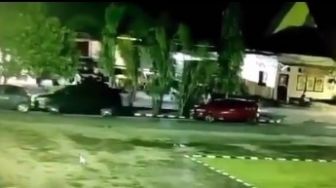 Viral Rekaman CCTV Mobil Disebut Melaju Tanpa Pengemudi di Polres Pinrang